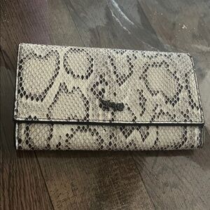 Chic Snake Print Leather Wallet